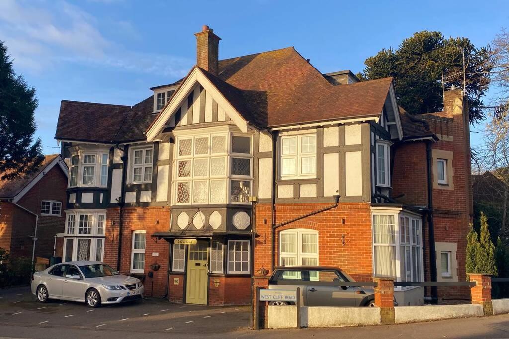 Cleveland House - Perfect For Beaches And Town. 伯恩茅斯 外观 照片
